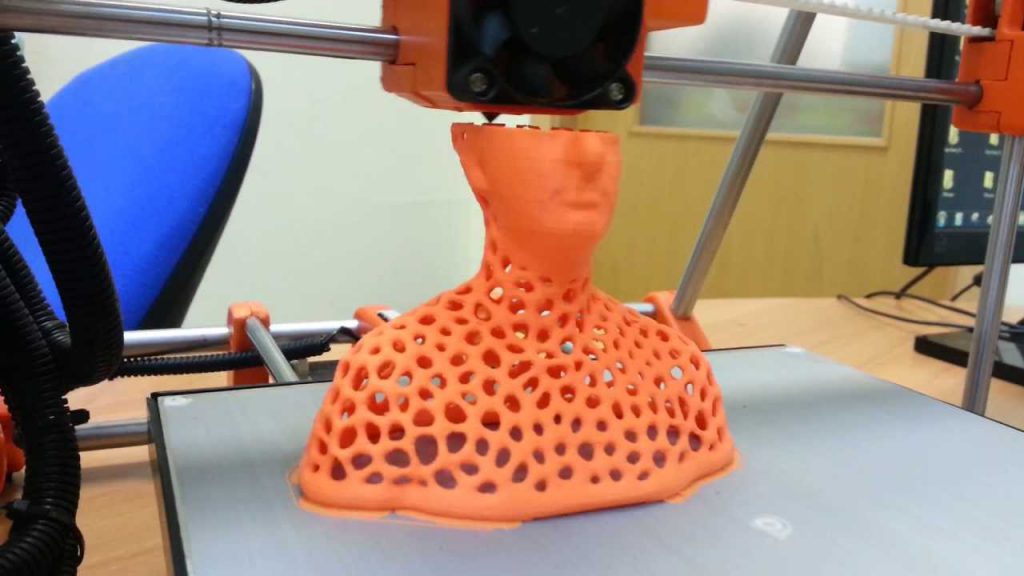kak-proisxodit-pechat-na-3d-printere